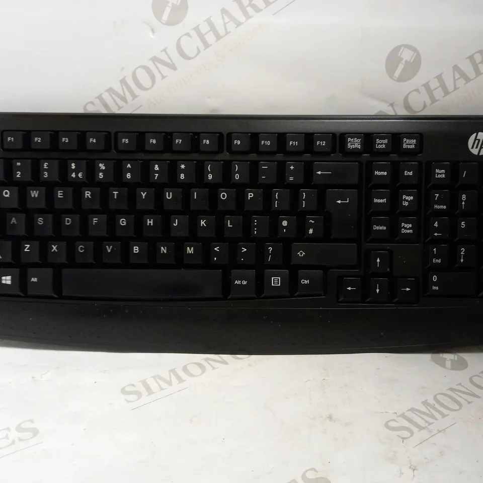 HP 300 BLACK 2.4 GHZ USB WIRELESS KEYBOARD & WIRELESS MOUSE COMBO SET