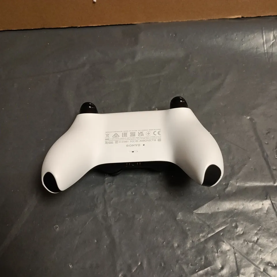 PLAYSTATION DUAL SENSE WIRELESS CONTROLLER BOXED