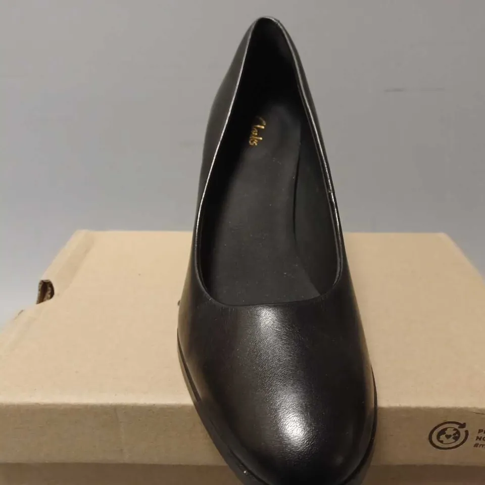 BOXED CLARKS KAYLIN CARA 2 IN BLACK - UK 4 1/2 