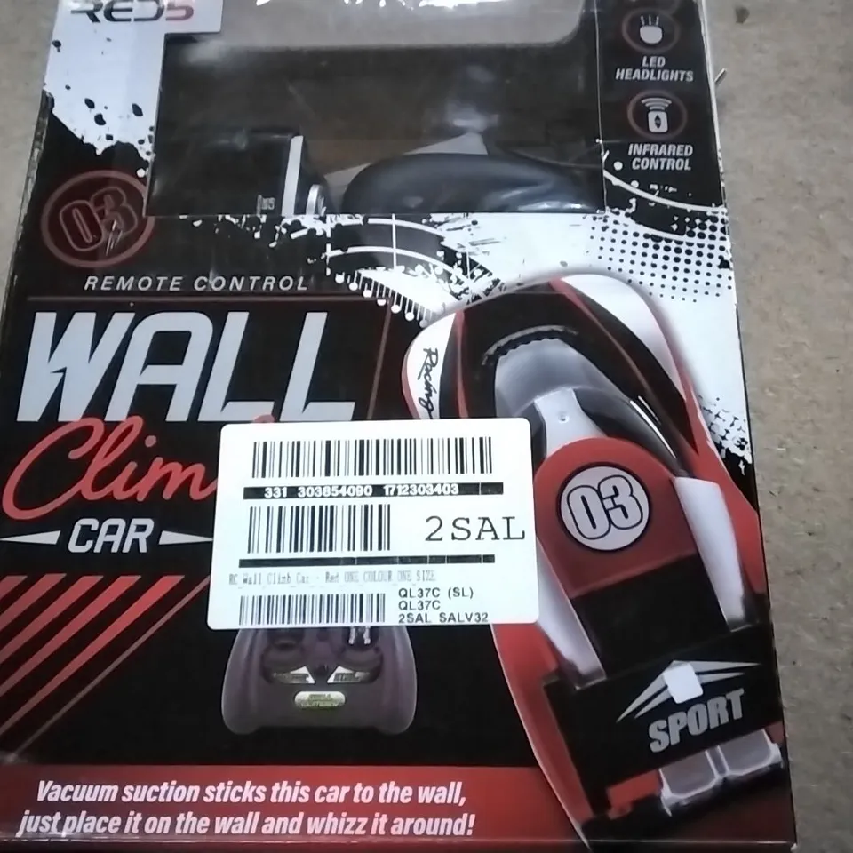 RED5 RC WALL CLIMB CAR RRP £24.99
