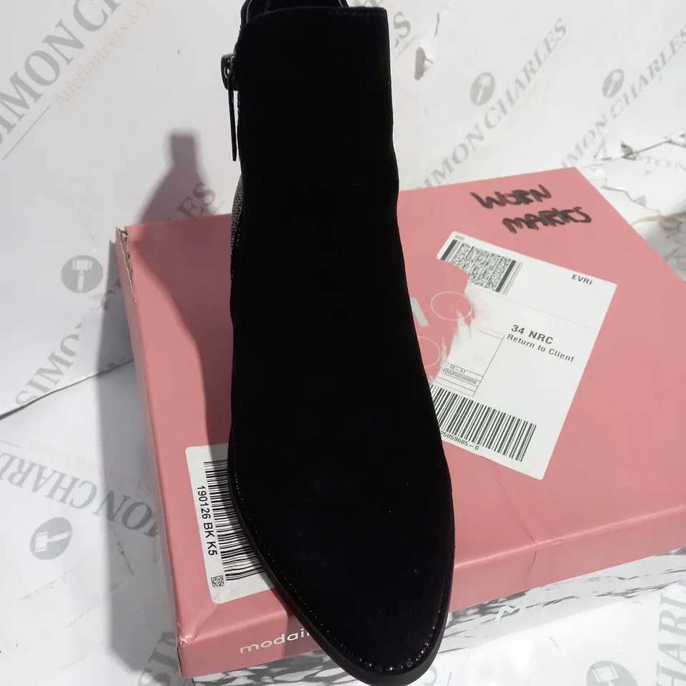 BOXED PAIR OF MODA IN PELLE KATREENA CRYSTAL ANKLE BOOTS, BLACK - SIZE 5