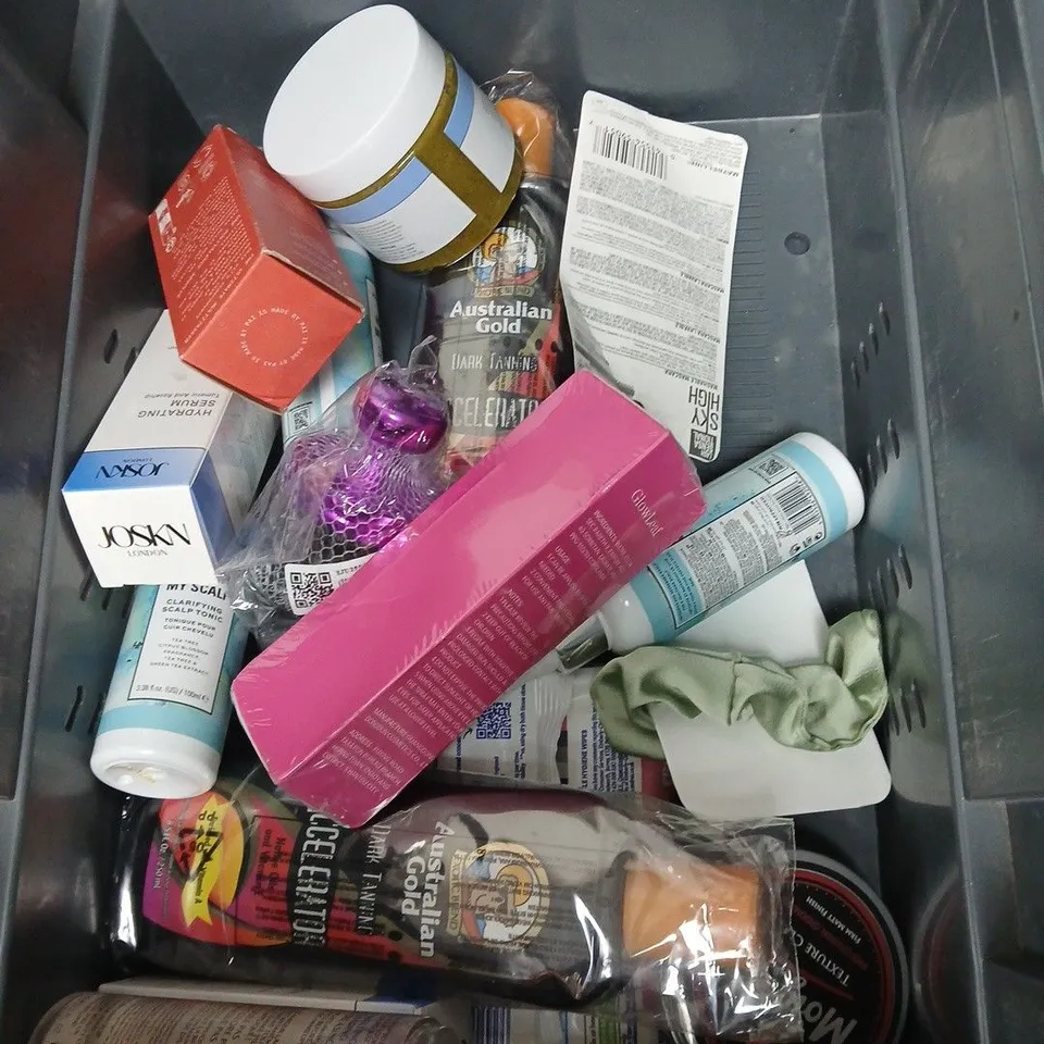 APPROXIMATEY 15 ASSORTED HEALTH AND BEAUTY PRODUCTS TO INCLUDE ANDREX WIPES, AVON LEGENDARY LENGTHS MASCARA AND BABY SOAP