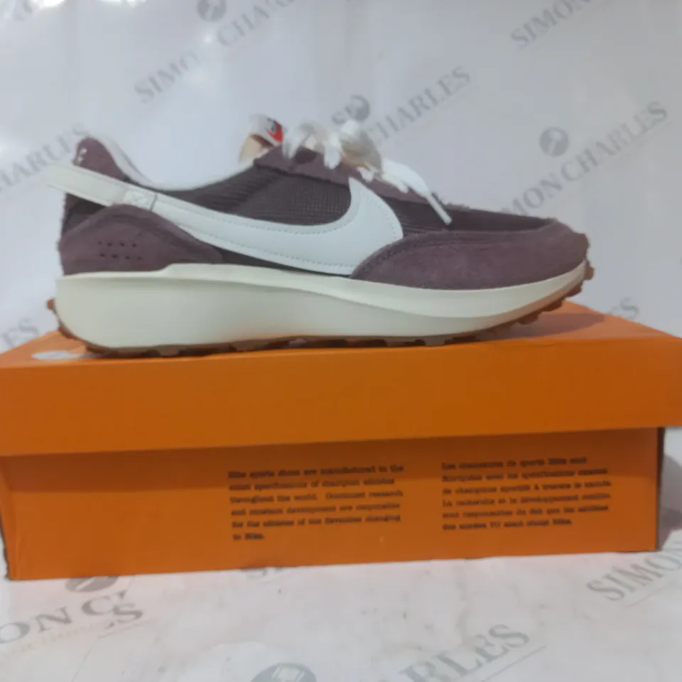 BOXED PAIR OF NIKE WAFFLE DEBUT TRAINERS IN PLUM/OFF WHITE UK SIZE 6.5