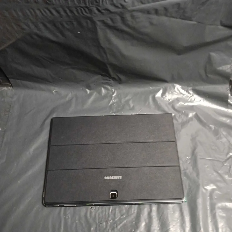 SAMSUNG TABLET WITH KEYBOARD DOCK – BLACK TAB PRO S