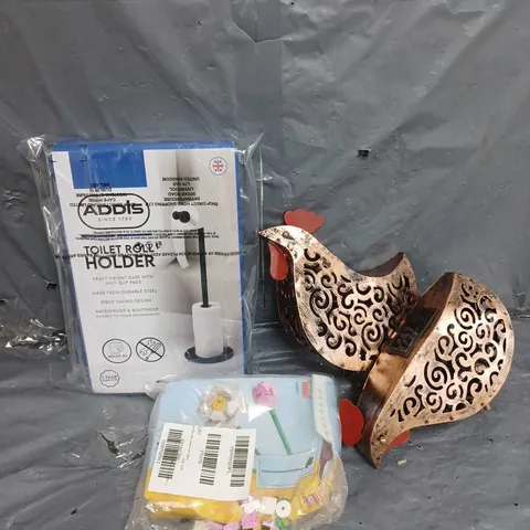 BOX OF APPROXIMATELY 5 ASSORTED HOUSEHOLD ITEMS TO INCLUDE LEGO BOTANICALS LOTUS FLOWERS, SOLAR SILHOUETTE HEN LIGHT 2 PACK AND ADDIS TOILET ROLL HOLDER ETC