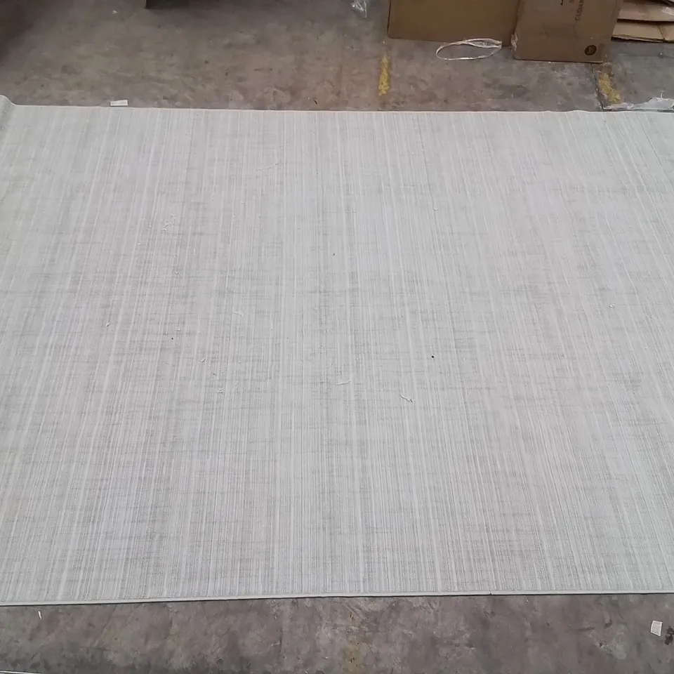 QUALITY DESIGNER AREA RUG // APPROX SIZE: 240 X 340 cm