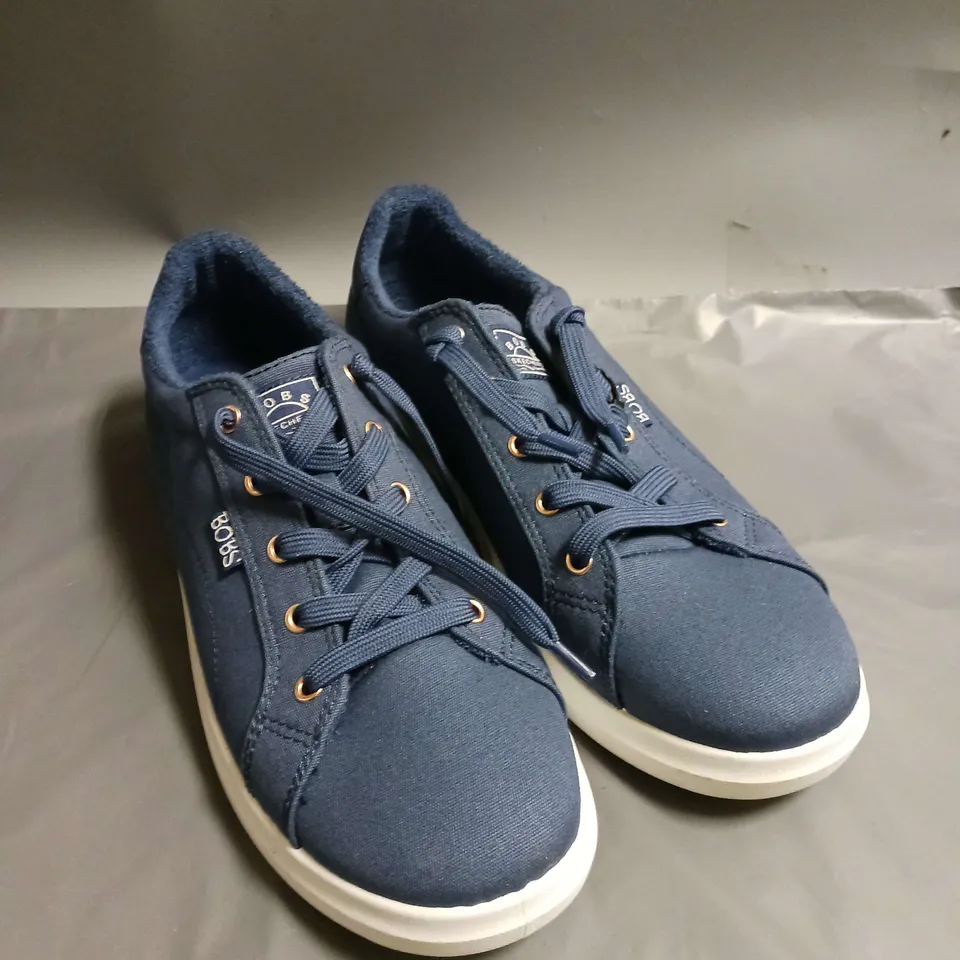 BOB'S FROM SKECHERS MEMORY FOAM LACE UP PUMPS BLUE SIZE 7
