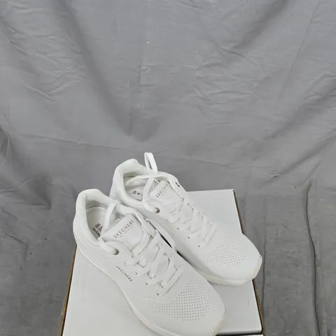 SKECHERS WHITE TRAINERS – PERFORATED UPPER, LACE-UP UK 7