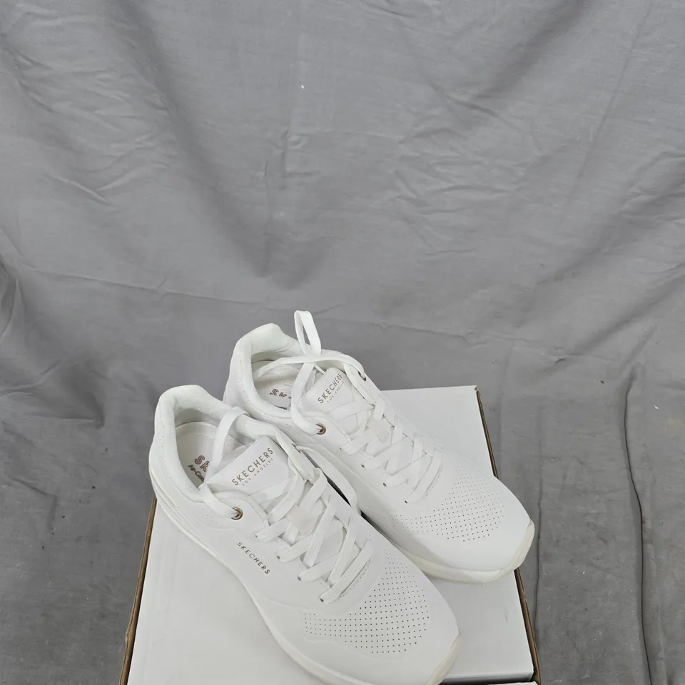 SKECHERS WHITE TRAINERS – PERFORATED UPPER, LACE-UP UK 7