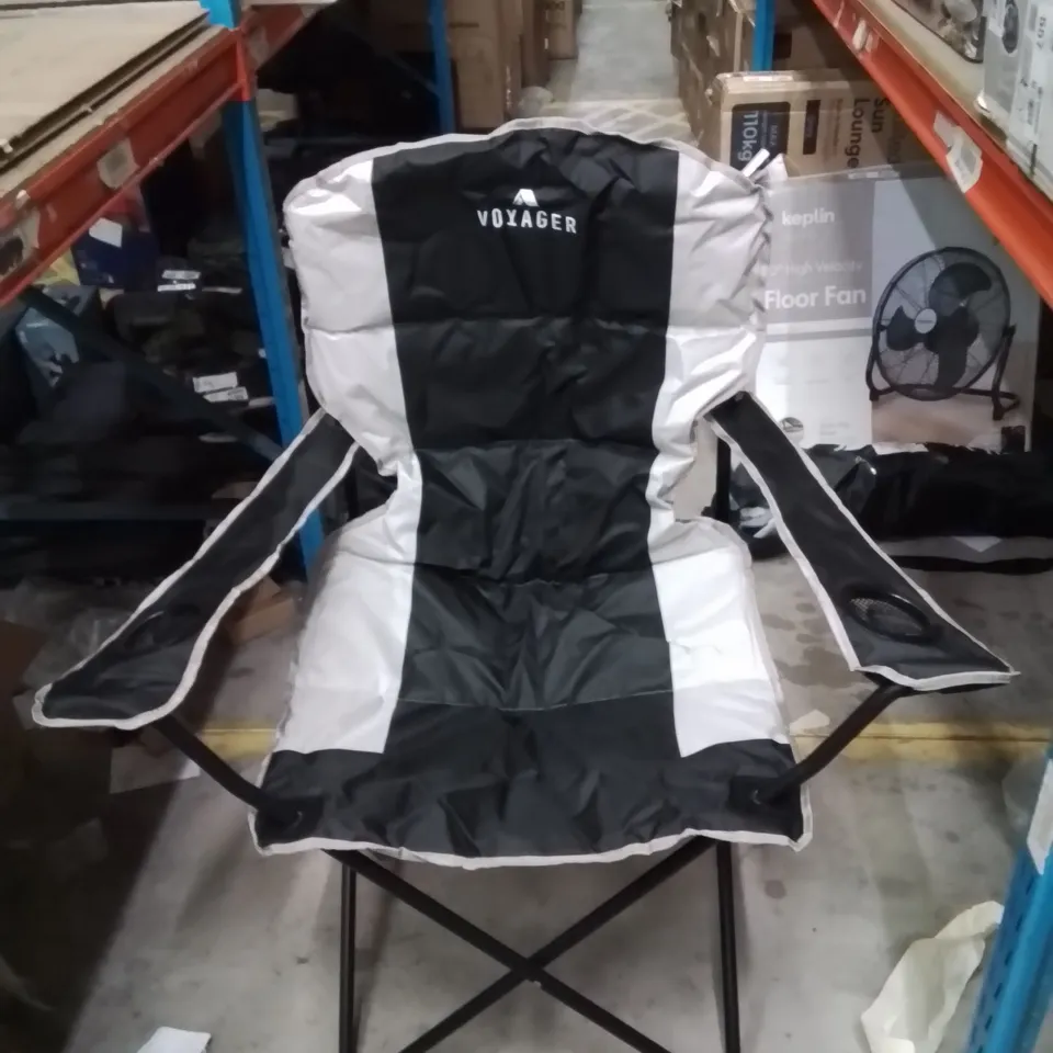 BAGGED VOYAGER CAMPING CHAIR BLACK AND GREY