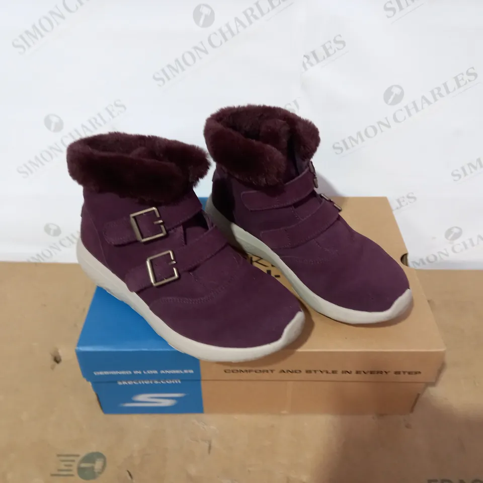 BOXED PAIR OF SKECHERS MAROON BOOTS- SIZE 5.5 