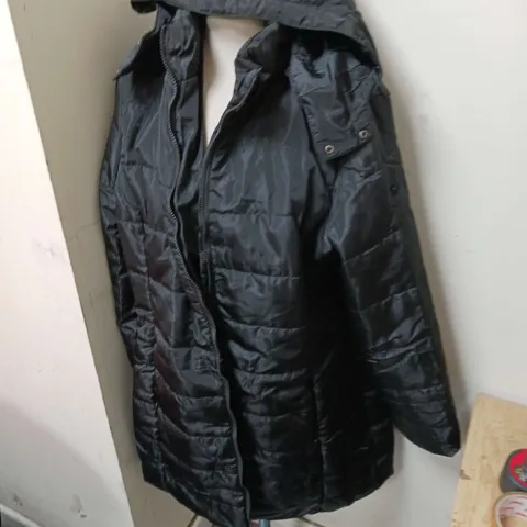 BLACK QUILTED HOODED COAT SIZE 3XL