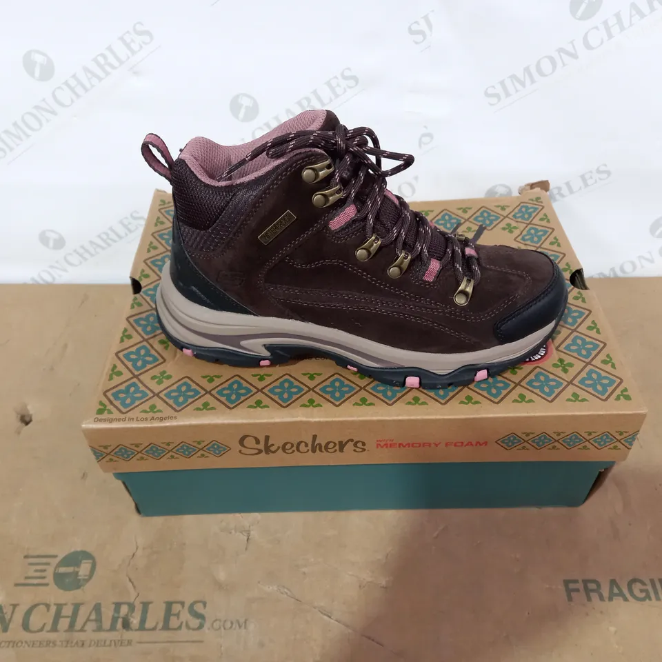 BOXED PAIR OF SKECHERS - SIZE 4
