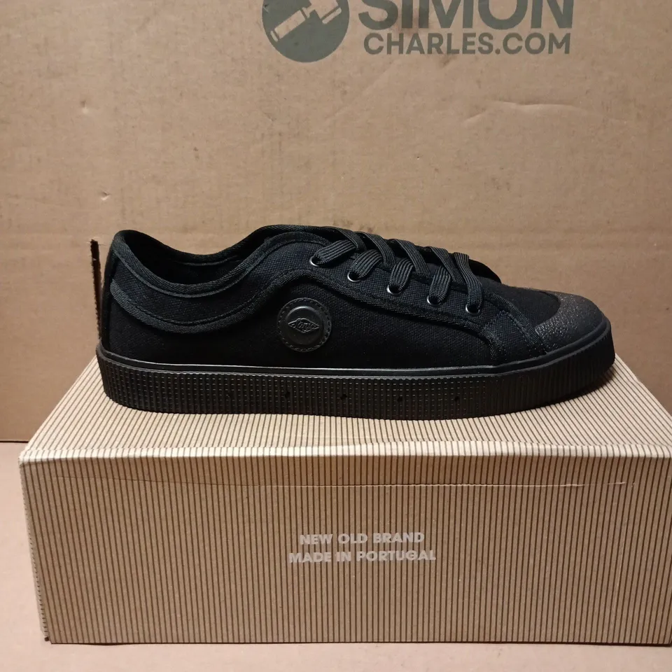 SANJO LACE UP PUMPS BLACK SIZE EU 44