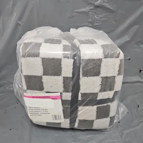 BAGGED SET OF 2 SOFT TOUCH BLANKETS IN CHECKERBOARD WHITE & BLACK - KING SIZE
