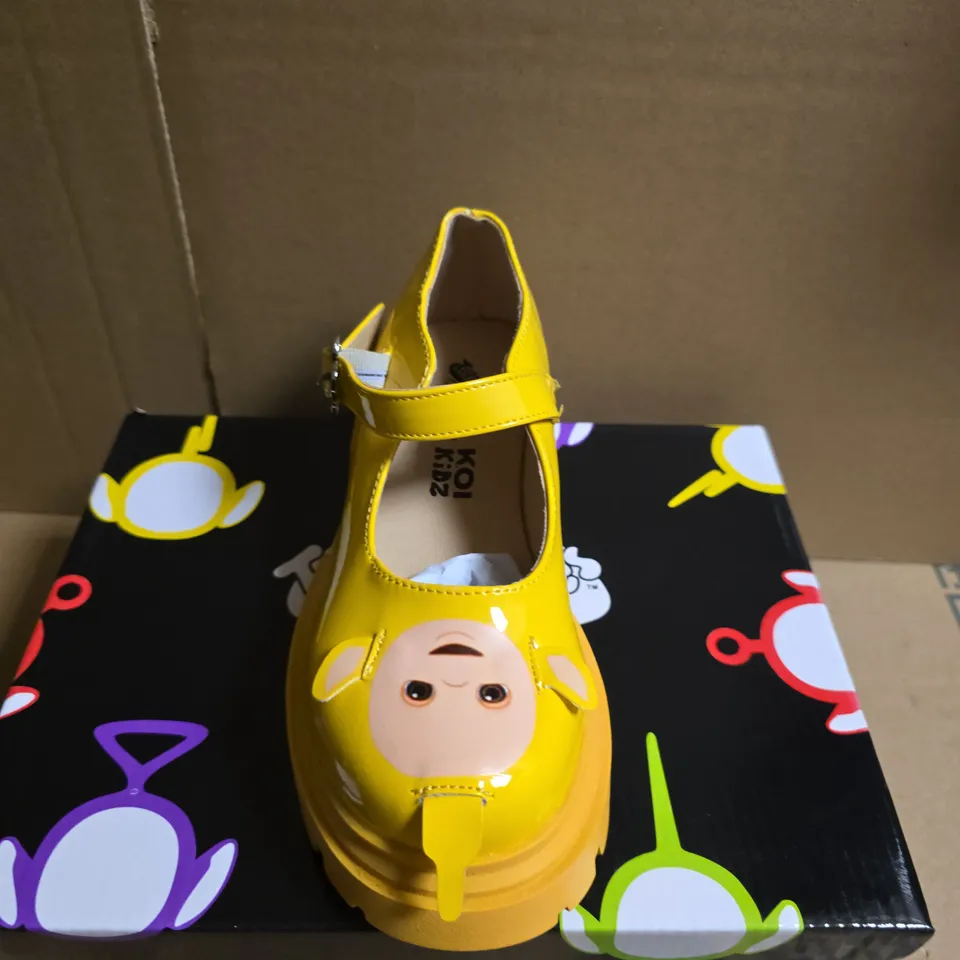 BOXED PAIR OF KOI LA LA TELETUBBIES KIDZ MARY JANES – YELLOW, UK SIZE 13