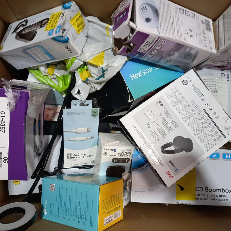 BOX OF APPROXIMATELY 20 ASSORTED HOUSEHOLD ITEMS TO INCLUDE TP-LINK POWERLINE WI-FI KIT, MIXX EX1 WIRELESS HEADPHONES, ONN WIRED HEADPHONES, ETC