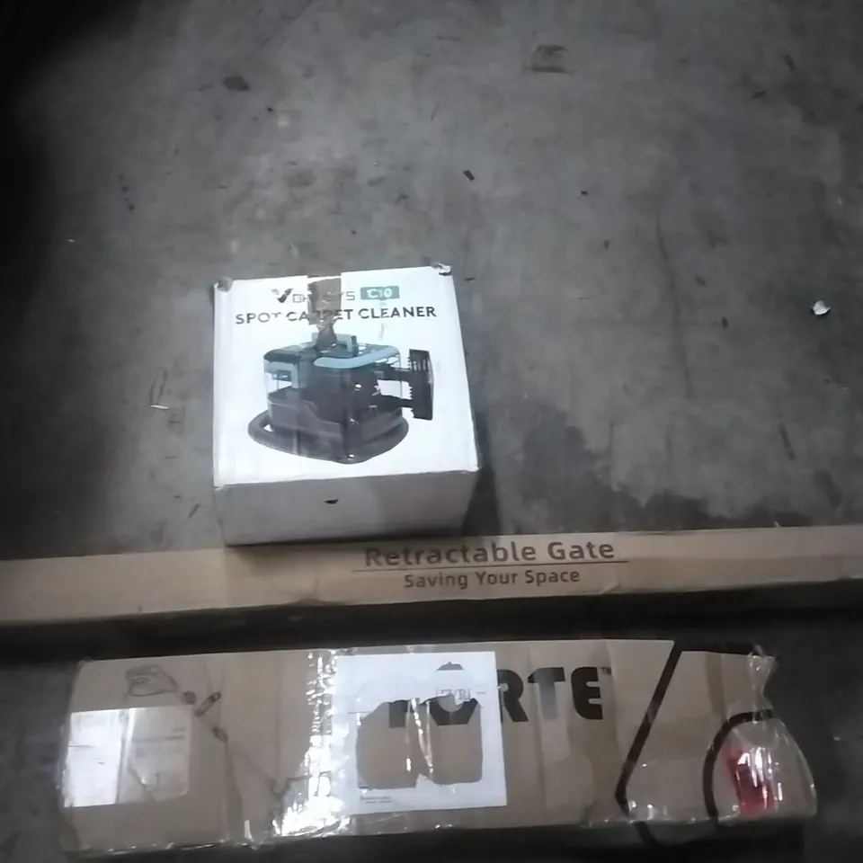 PALLET OF ASSORTED ITEMS TO INCLUDE; SPOT CARPET CLEANER, ELECTRIC GRASS TRIMMER, RETRACTABLE GATE