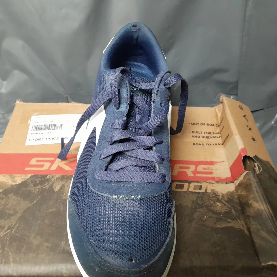 BOXED SKECHERS AIR COURT TRAINERS IN NAVY - SIZE 5.5