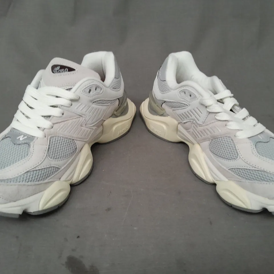 BOXED PAIR OF NEW BALANCE 9060 TRAINERS IN STONE/GREY UK SIZE 7.5