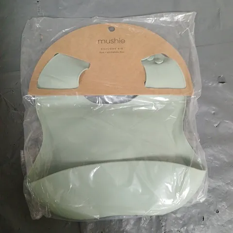 MUSHIE SILICONE BIB