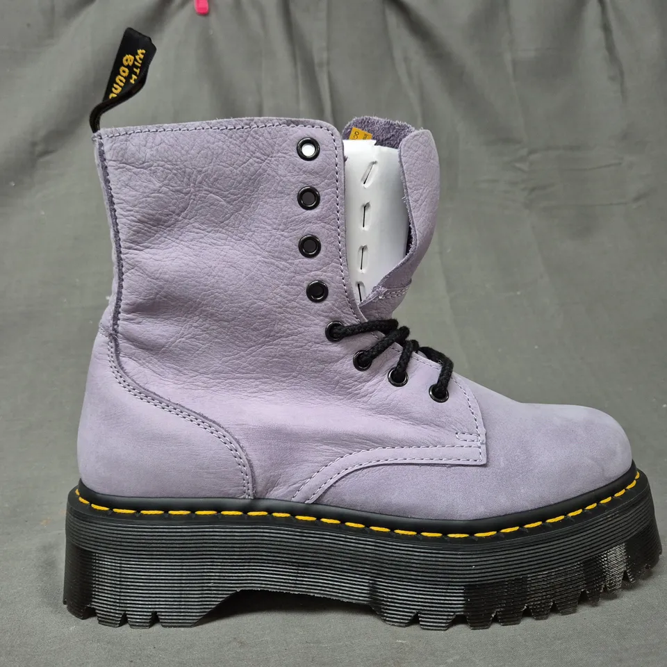 BOXED PAIR OF DR MARTENS JADON ANKLE BOOTS IN FROSTED LAVENDER UK SIZE 8