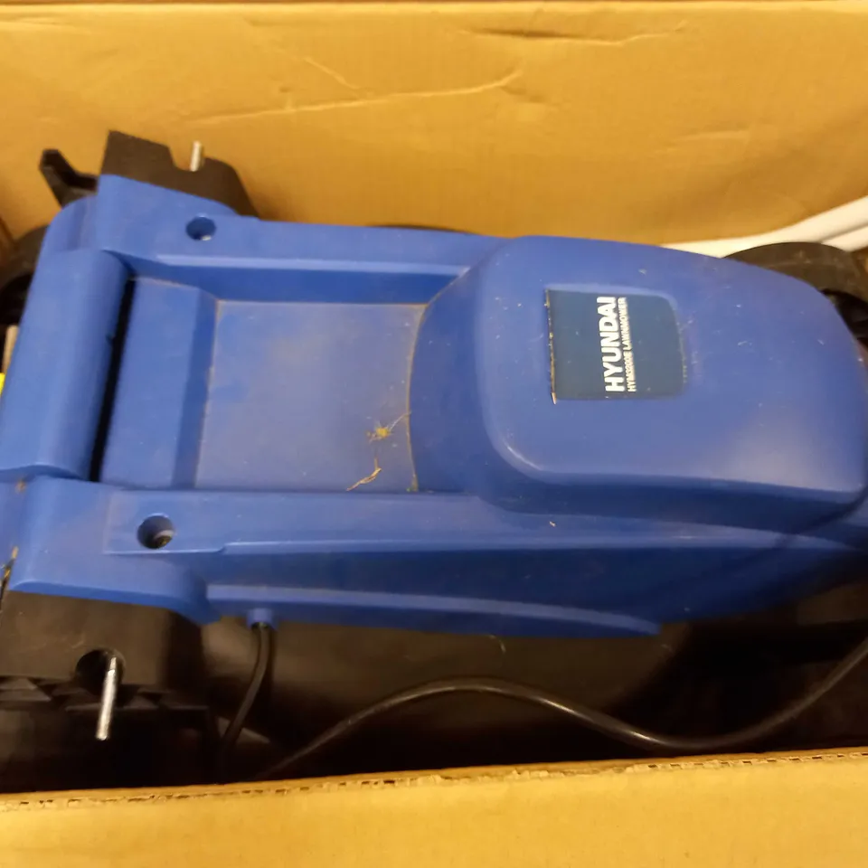 HYUNDAI 32CM LIGHTWEIGHT ROTARY ELECTRIC LAWNMOWER