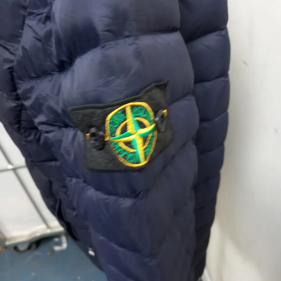 STONE ISLAND COAT NAVY - MEDIUM