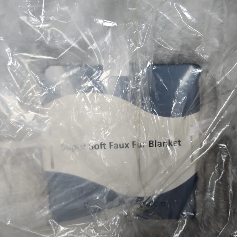GREY SUPER SOFT FAUX FUR BLANKET