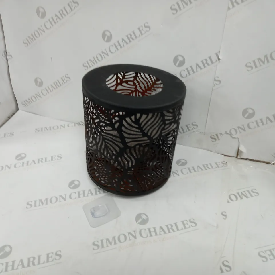 LUXFORM SOLAR GARDEN TRIPOD LIGHT LEAVES