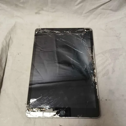 APPLE IPAD TABLET - A2604