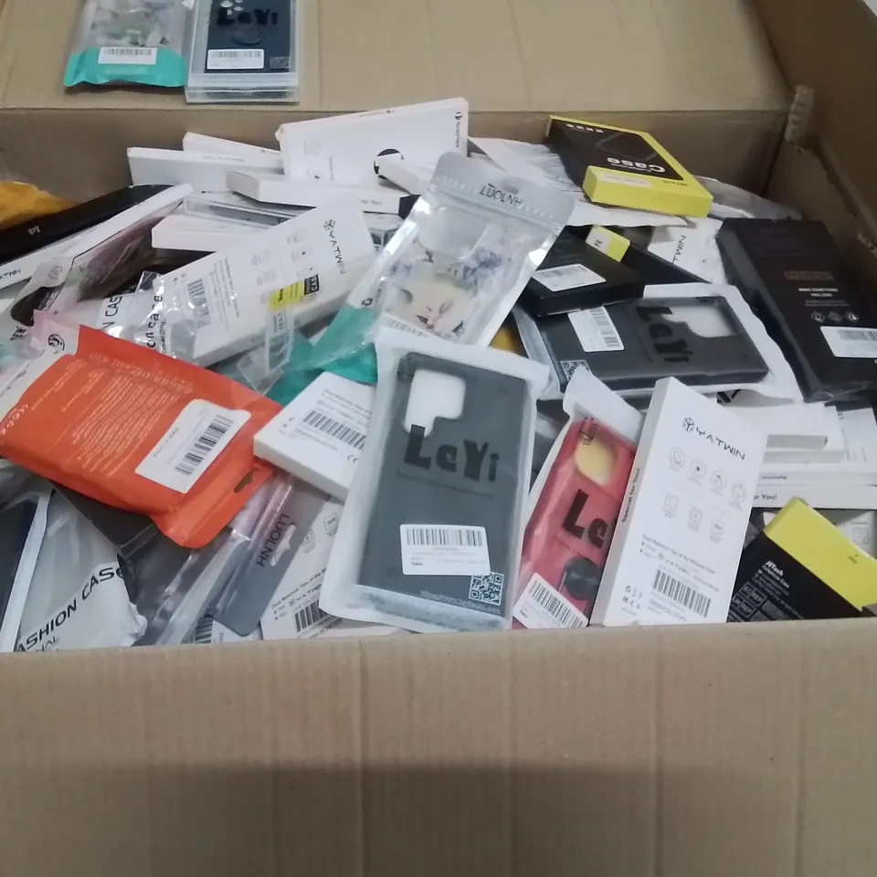 PALLET CONTAINING A LARGE QUANTITY OF PHONE CASES,SCREEN PROTECTORS 