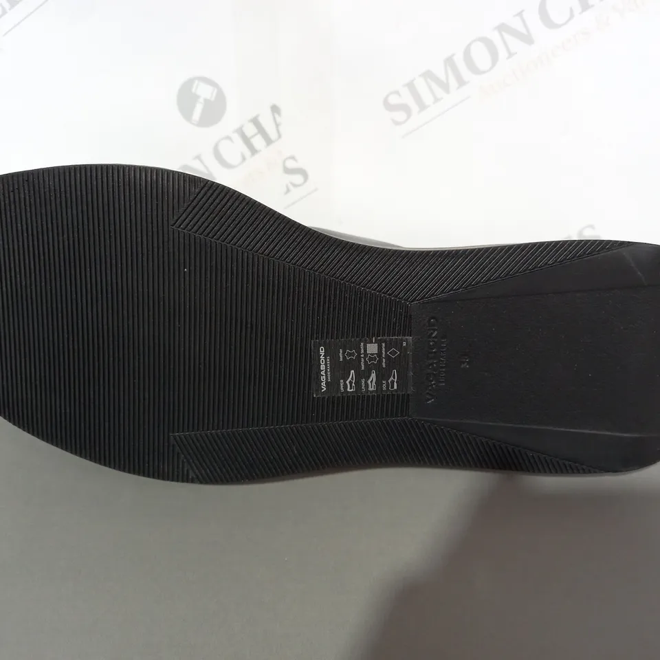 VAGABOND COURTNEY BLACK SANDALS - SIZE EU38