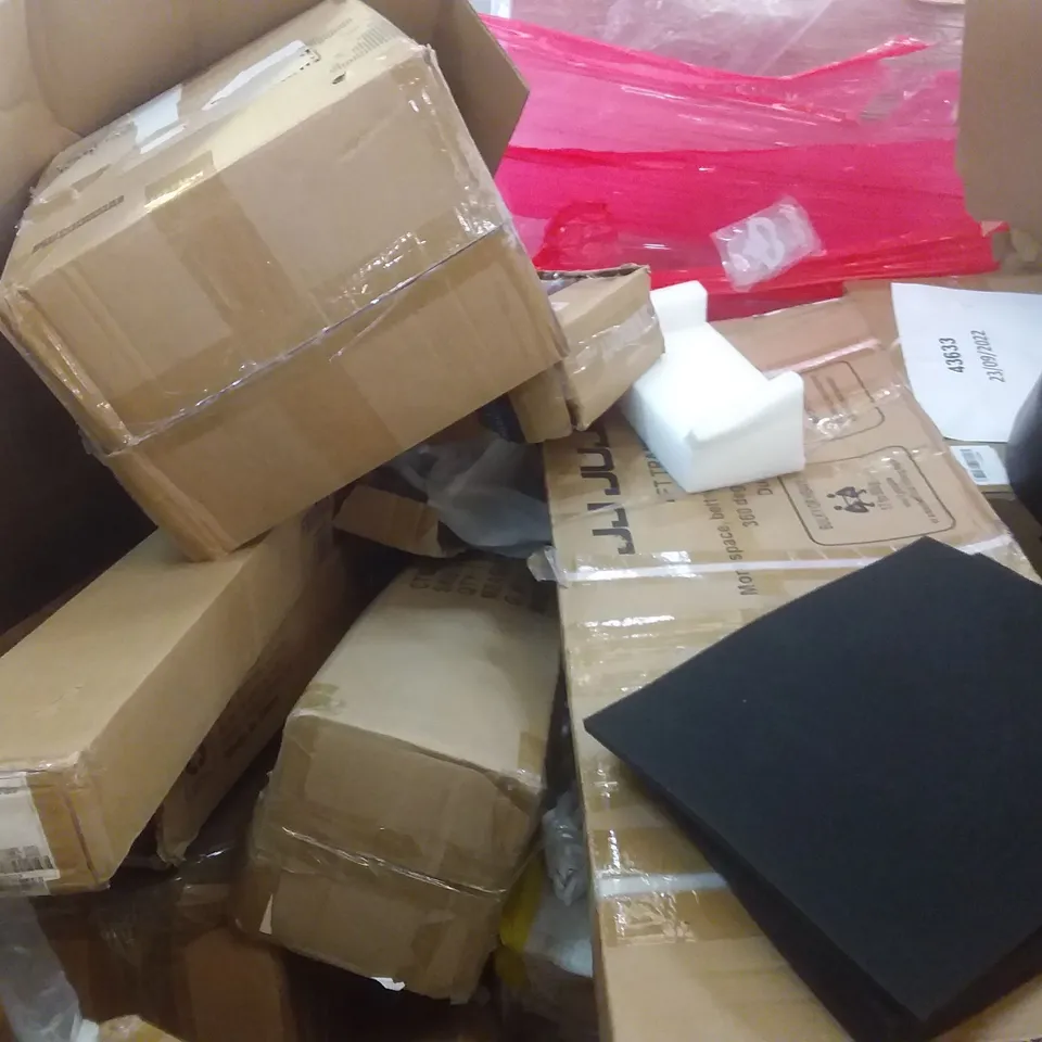 PALLET OF ASSORTED ITEMS INCLUDING,PARTYPAX, ACCSTORE FABRIC WARDROBE, GREELUSTER,  NATURAL BAMBOO CHEESE BOARD, JJ JUJIN 4FT TRAMPOLINE, SIMPLE SUPPORT CURTAIN