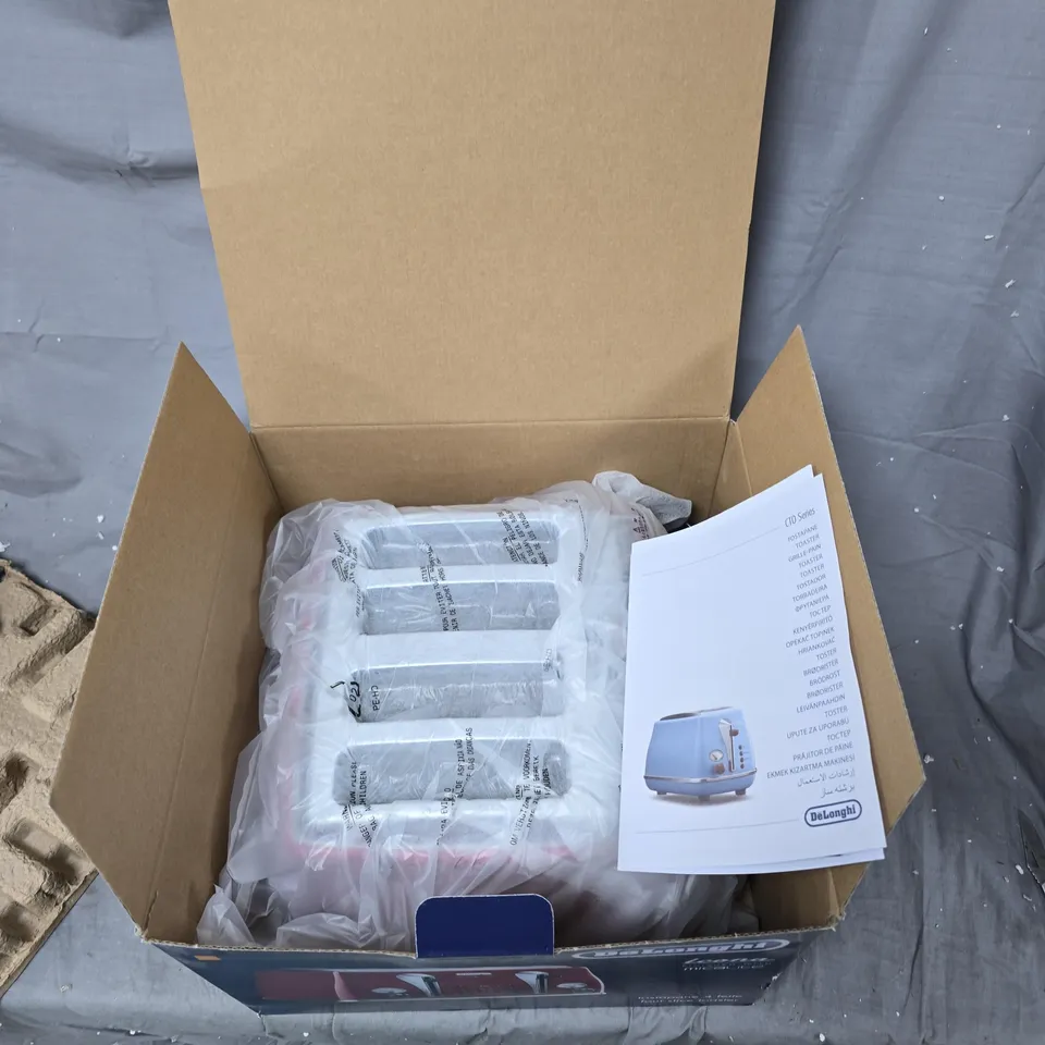 DELONGHI ICONA FOUR-SLICE TOASTER, MICA LITE FINISH – BOXED