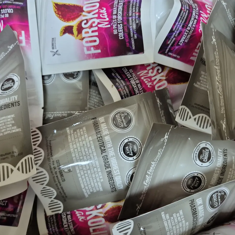 BOX OF APPROXIMATELY 20 PACKS OF CUTS-N-GAINS TABLETS - FORSKOLIN MAX (60 TABLETS PER PACK)