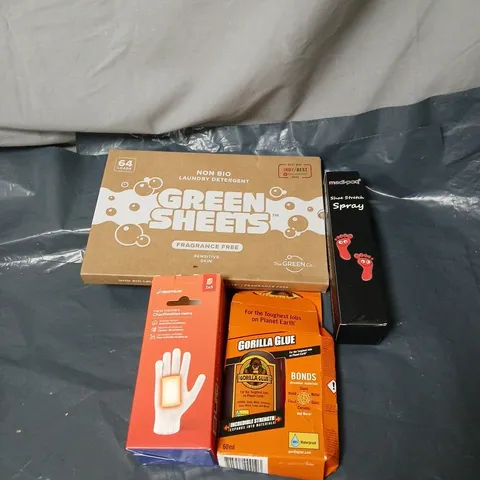 APPROXIMATELY 15 ASSORTED HOUSEHOLD ITEMS TO INCLUDE SHOE STRETCH SPRAY, GORILLA GLUE, GREEN SHEETS NON BIO, DECATHLON HAND WARMERS ETC