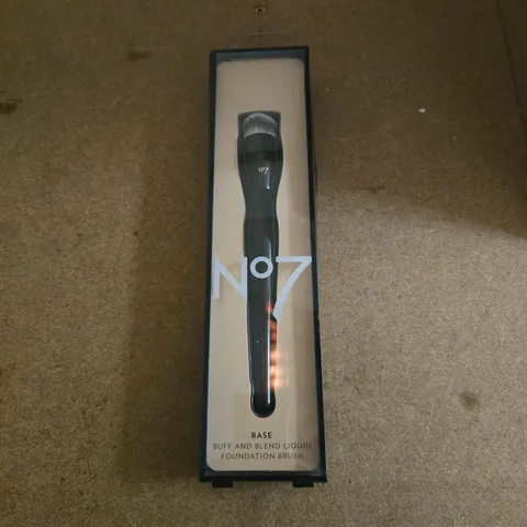 NO7 BUFF & BLEND LIQUID FOUNDATION BRUSH