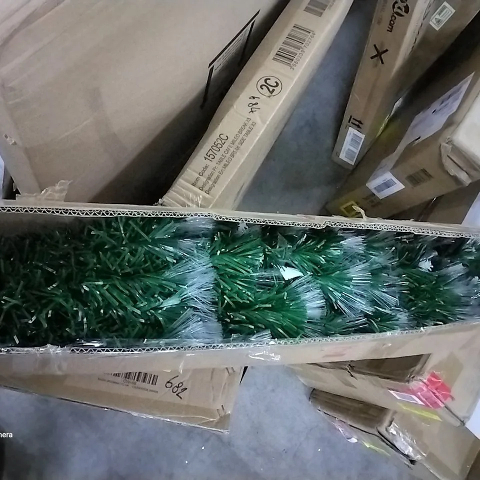 BOXED GREEN/WHITE FIR ARTIFICAL CHRISTMAS TREE