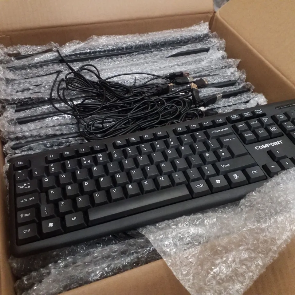 PALLET CONTAINING LARGE QUANTITY OF COMPUTER KEYBOARDS