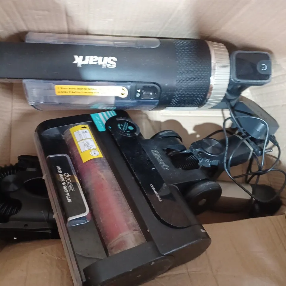 BOXED SHARK STRATOS CORDLESS VACUUM IZ400UKT