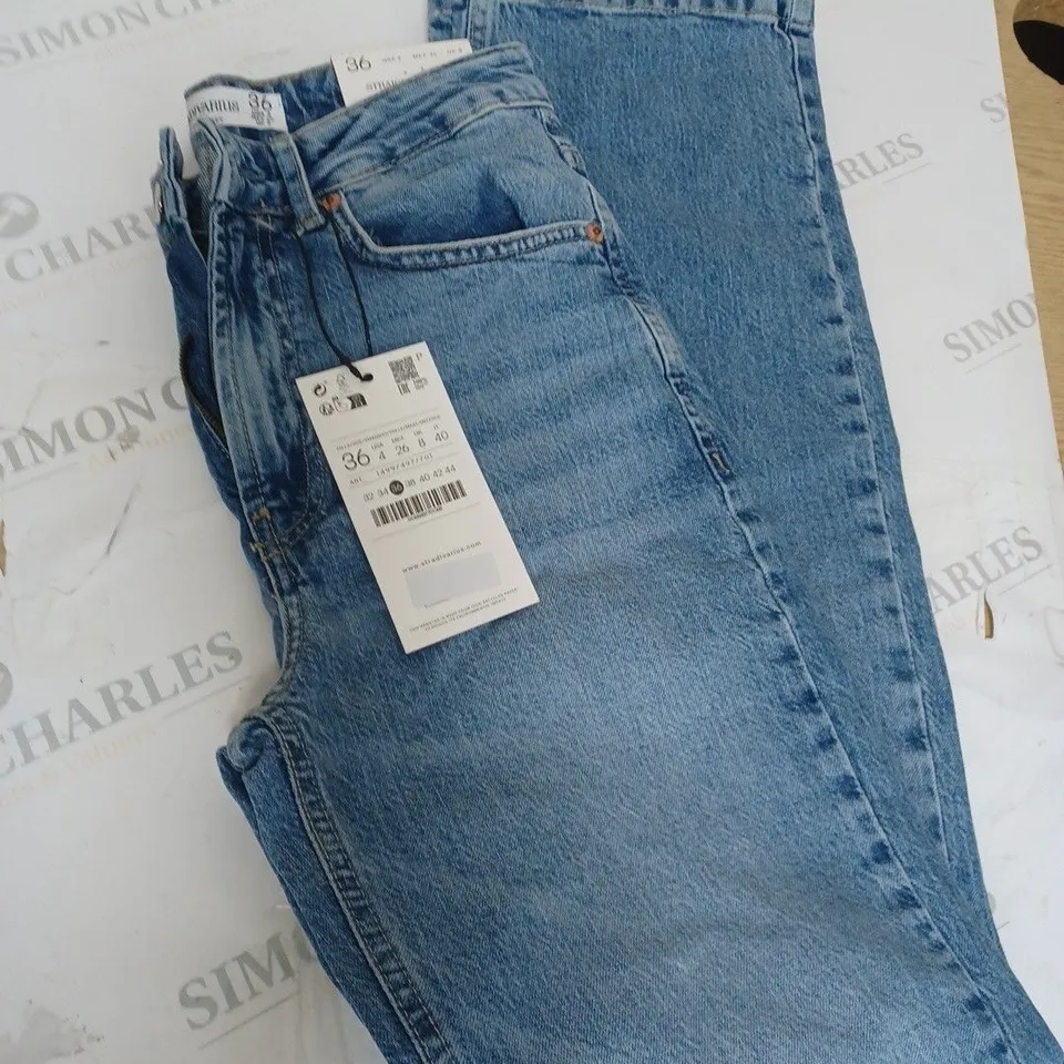 STRADIVARIUS DENIM JEANS SIZE 26