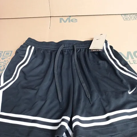 NIKE BLACK STRIPPED GYM SHORTS SIZE M