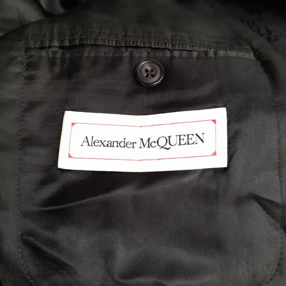 ALEXANDER MQUEEN SUIT JACKET AND TROUSERS IN JACQUARD BLACK SIZE 48/50
