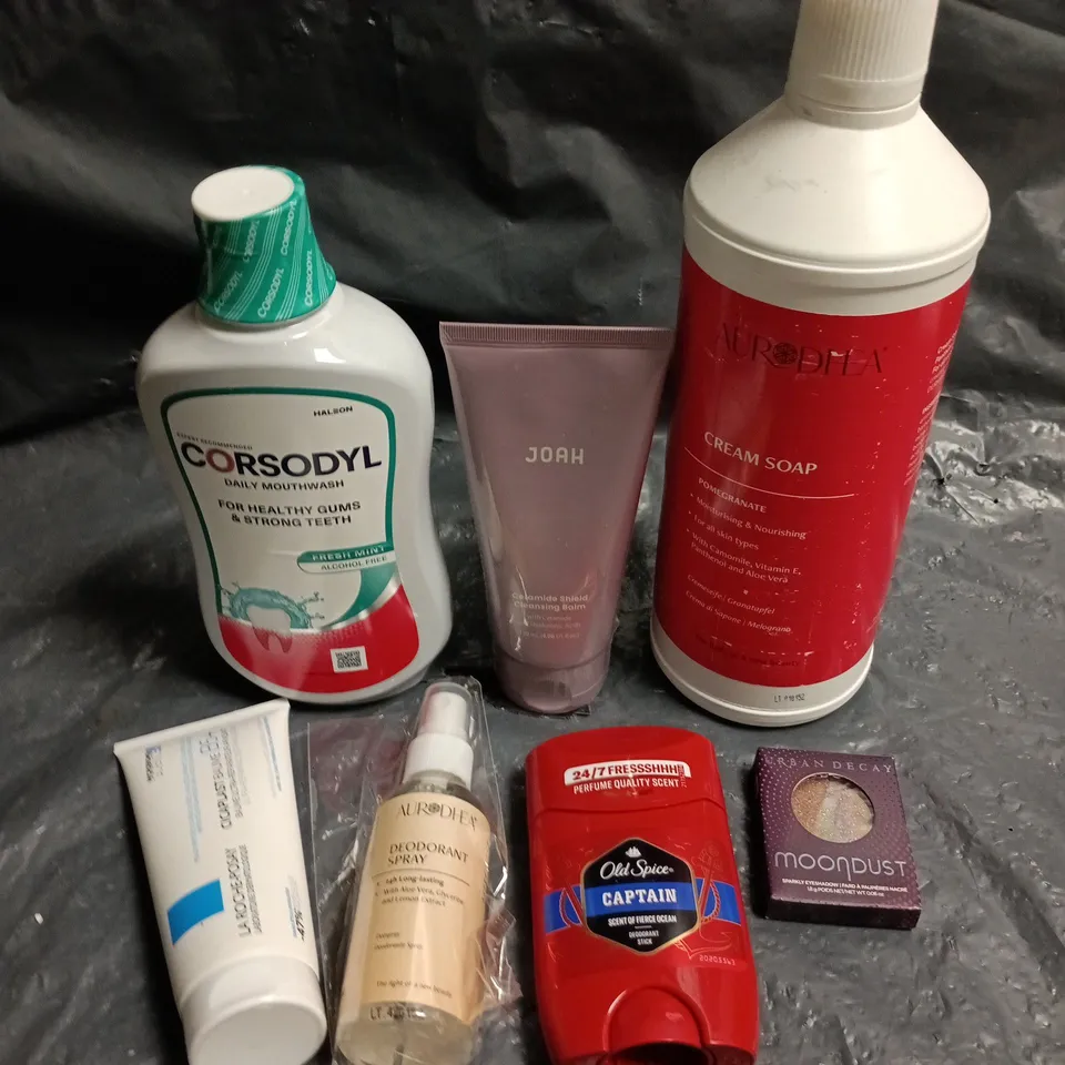 APPROXIMATELY 10 ASSORTED HEALTH & BEAUTY PRODUCTS TO INCLUDE CORSODYL MOUTHWASH, OLD SPICE DEODORANT, CREAM SOAP ETC 