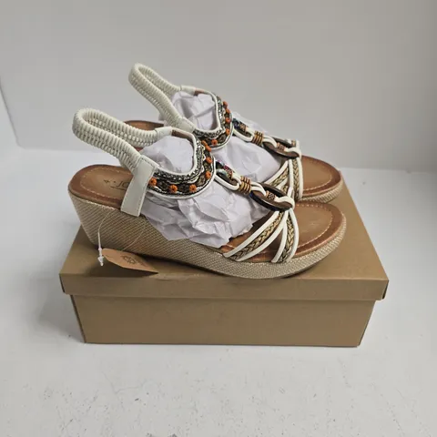 BOXED PAIR OF JO & JOE TRINDAD SANDALS IN WHITE - UK 4