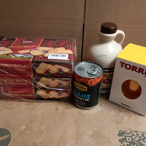 APPROXIMATELY 10 ASSORTED FOOD & DRINK ITEMS TO INCLUDE TORRES SELECTA THE CRISP EGG, KIRKLAND MAPLE SYRUP, SHORTBREAD ASSORTMENT, ETC - COLLECTION ONLY