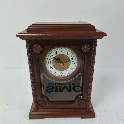 WOODEN MANTEL CLOCK WITH QUARTZ MOVEMENT