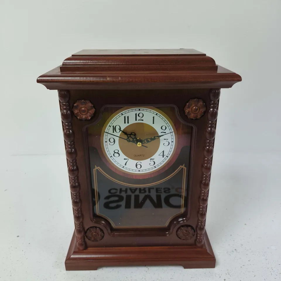 WOODEN MANTEL CLOCK WITH QUARTZ MOVEMENT