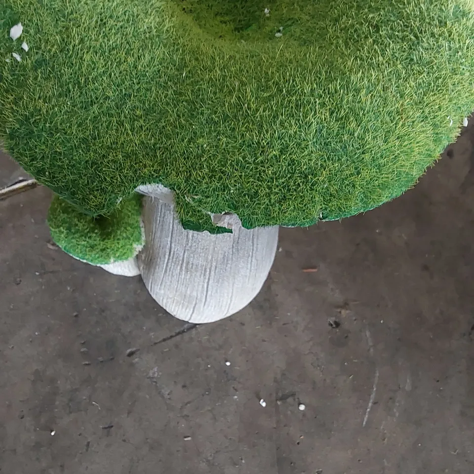 BOXED FAUX MOSS TOADSTOOL